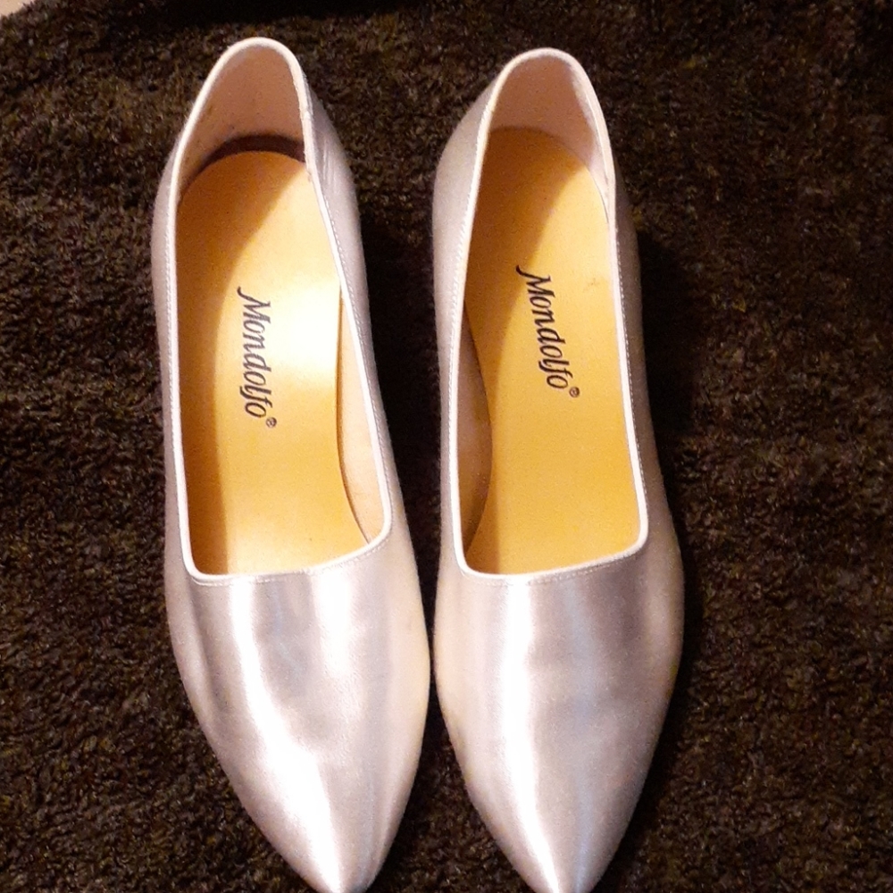 Ladies Satan dress shoes